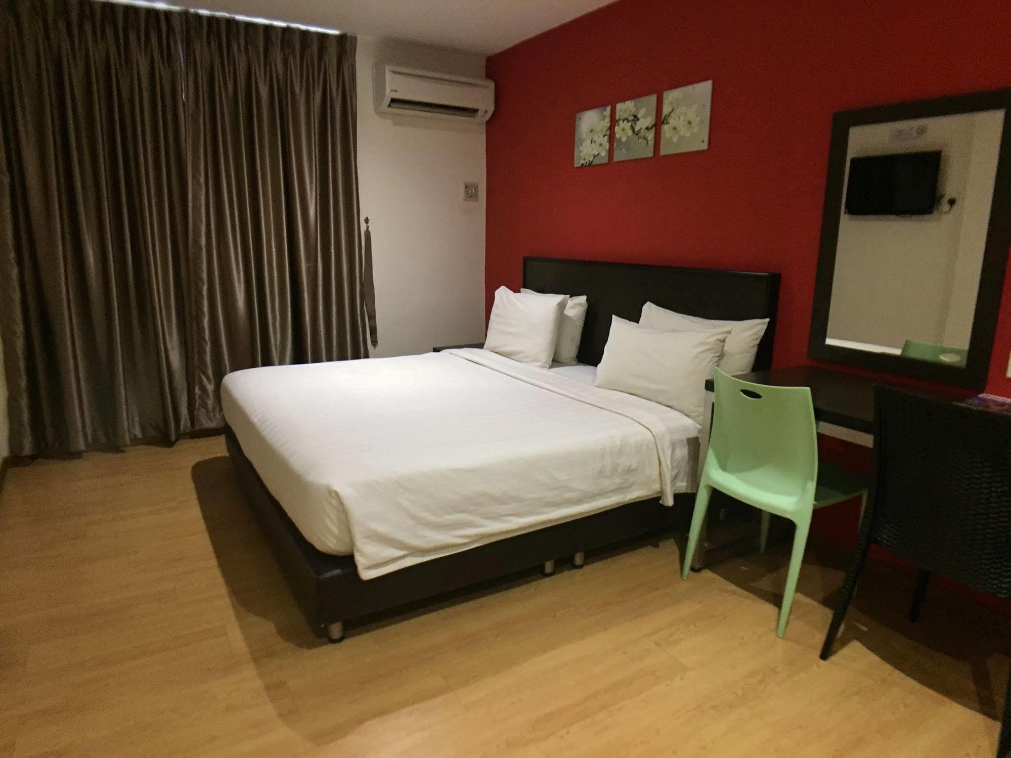 Padungan Hotel Kuching Zewnętrze zdjęcie